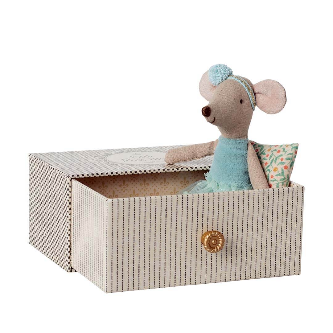 Little Sister Dance Mouse with Daybed
