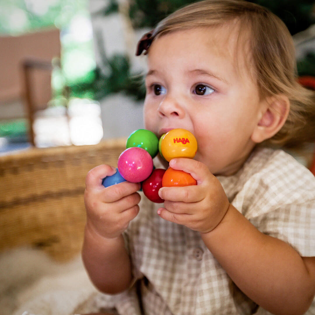 Magica Wooden Beads Clutching Toy