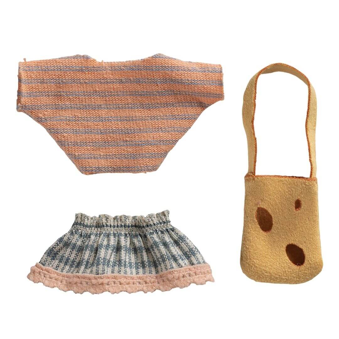 Little Sister Mouse Clothing Set and Bag