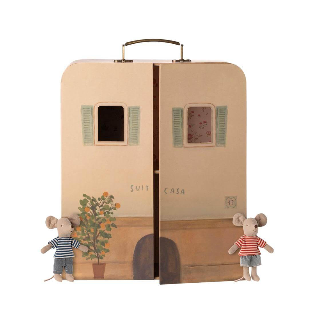 SuitCasa Portable Dollhouse